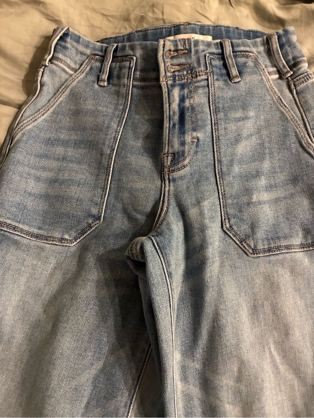 High-Rise Light Blue Wide-Leg Jeans with Raw Hem - Picture 2 of 6